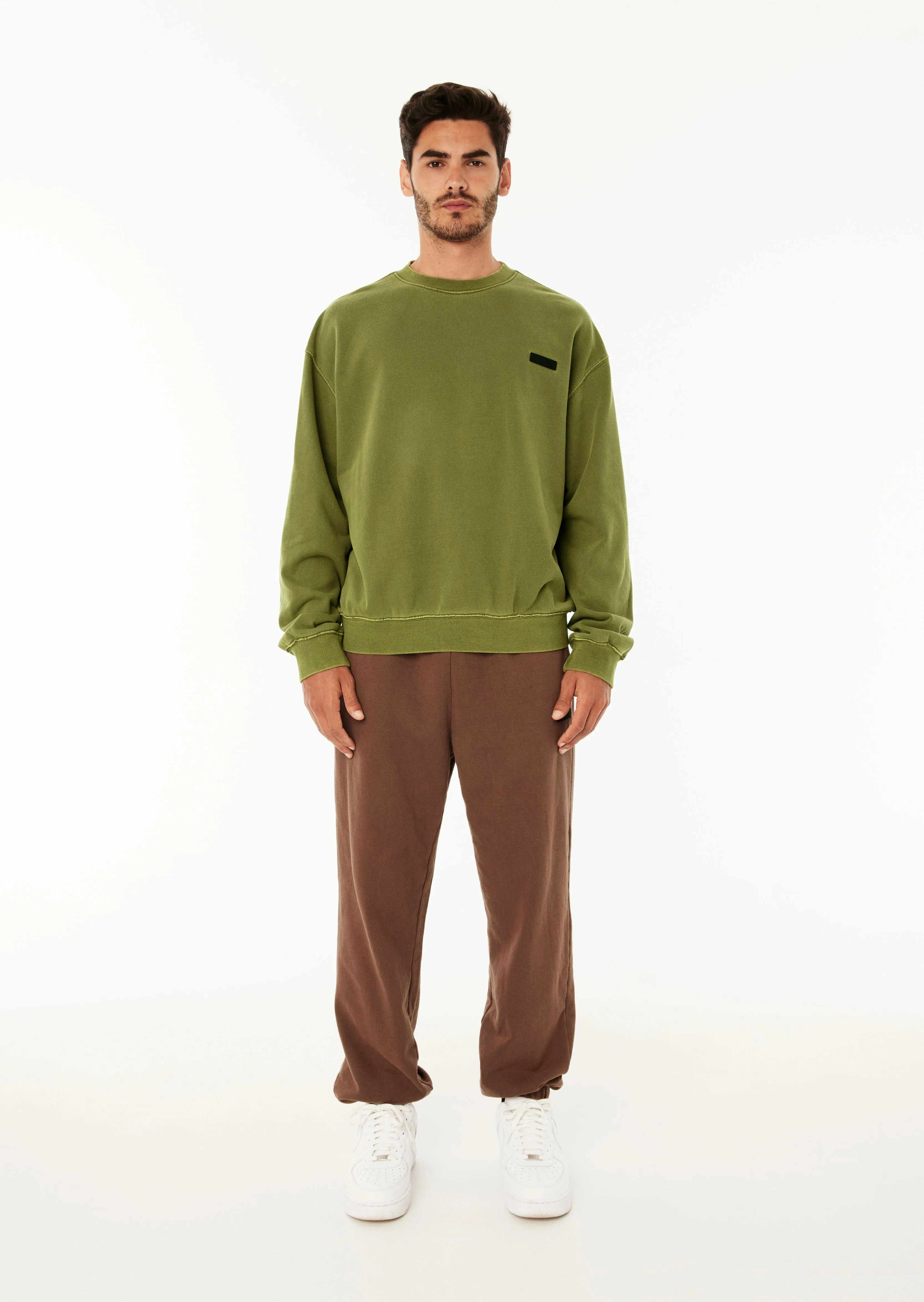 KICKOUT WASHED TRACKPANT IN PINECONE