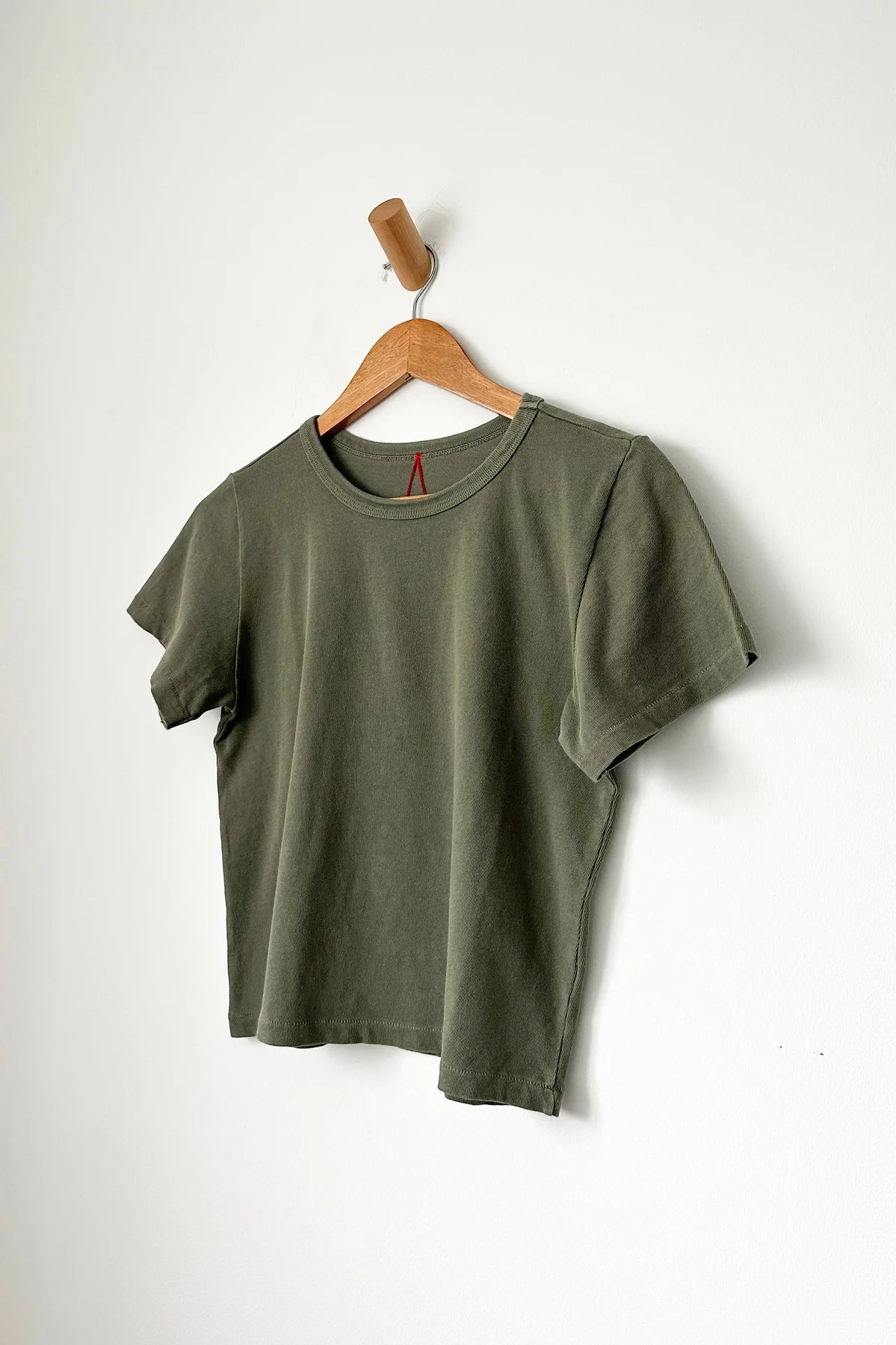 LE BON SHOPPE THE LITTLE BOY TEE - ARMY GREEN