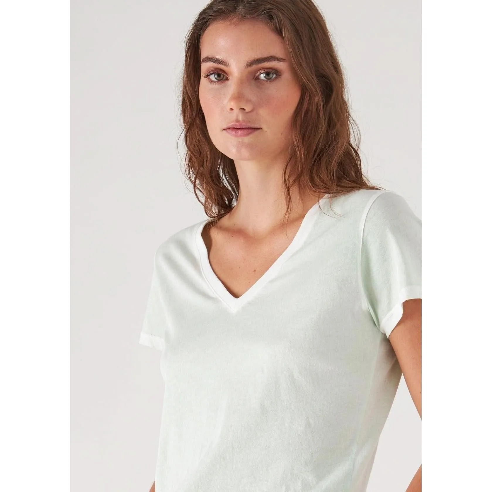 Patrick Assaraf Reverse Spray Lightweight Pima Cotton T-Shirt V Neck Sage