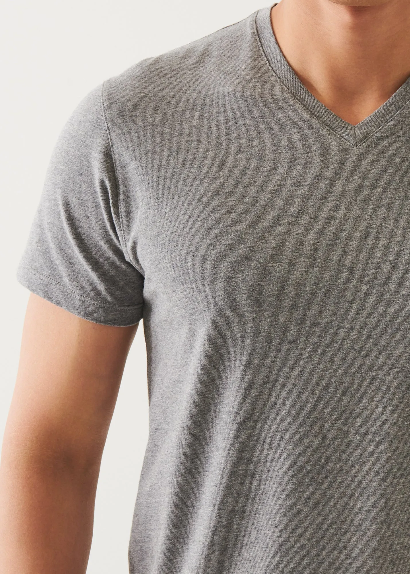 PIMA COTTON STRETCH V-NECK T-SHIRT