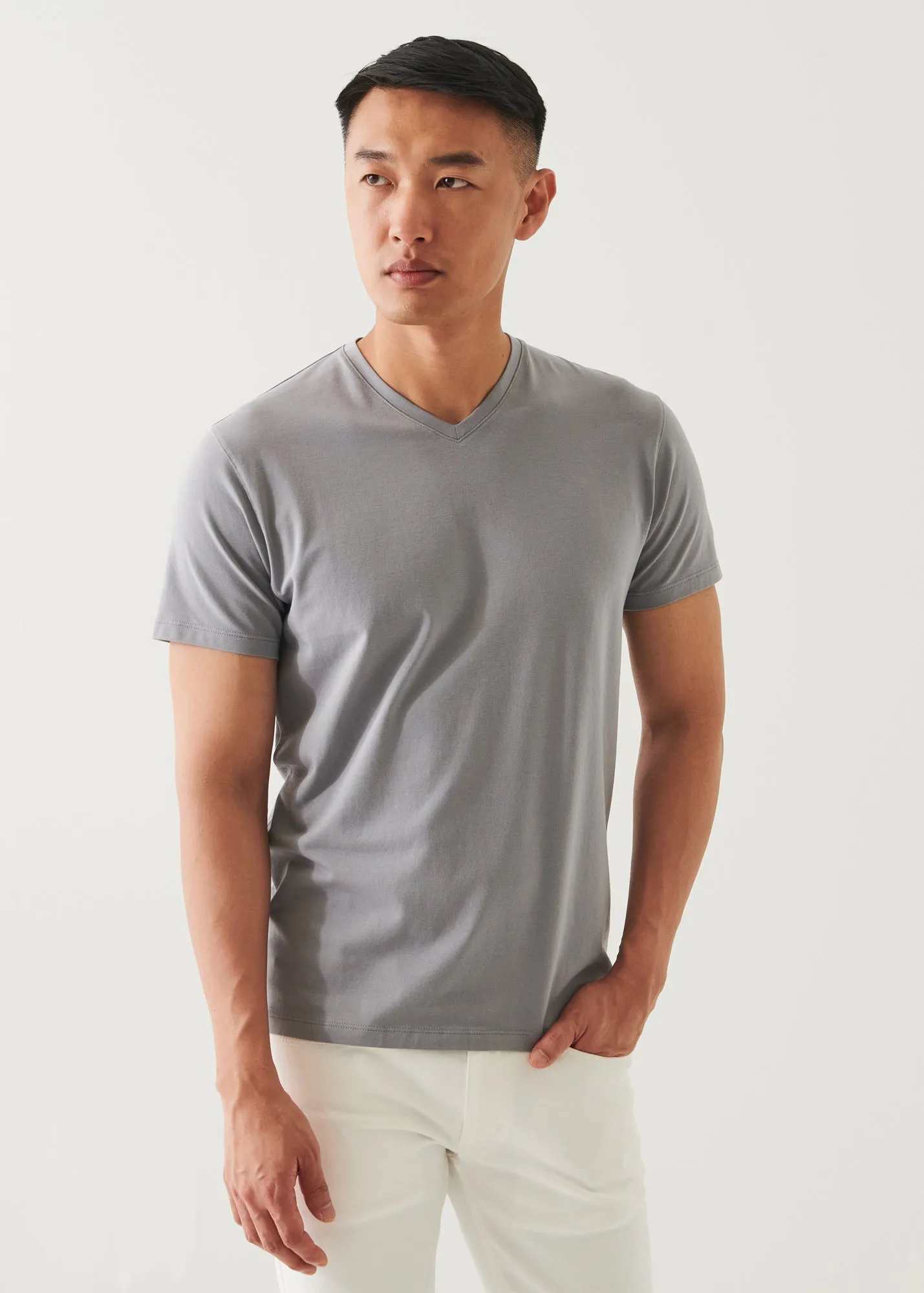 PIMA COTTON STRETCH V-NECK T-SHIRT