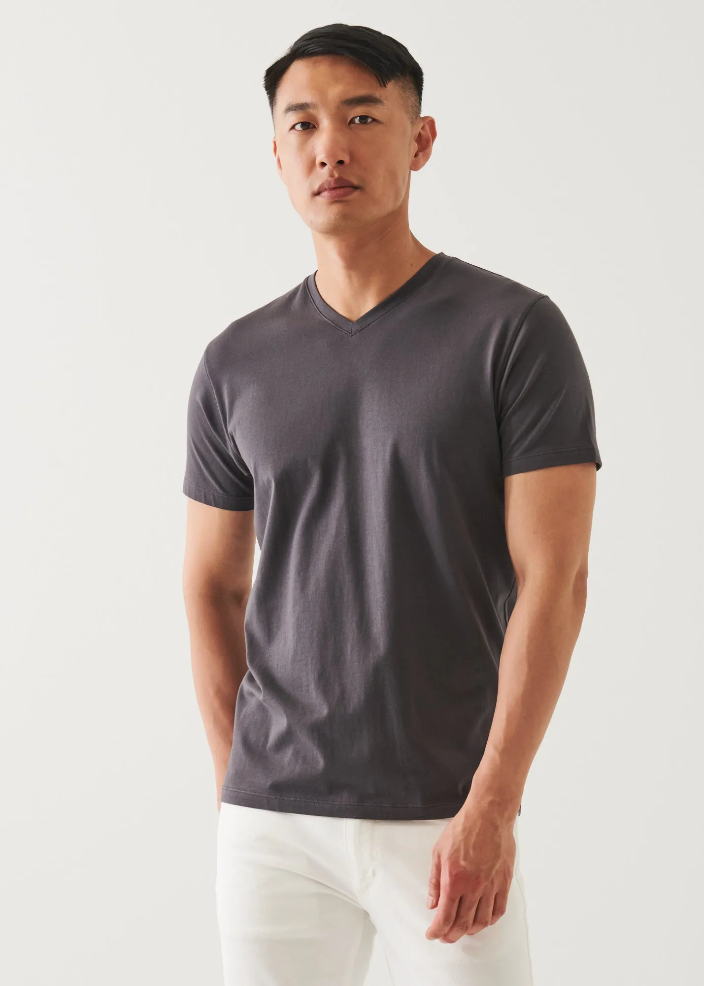 PIMA COTTON STRETCH V-NECK T-SHIRT