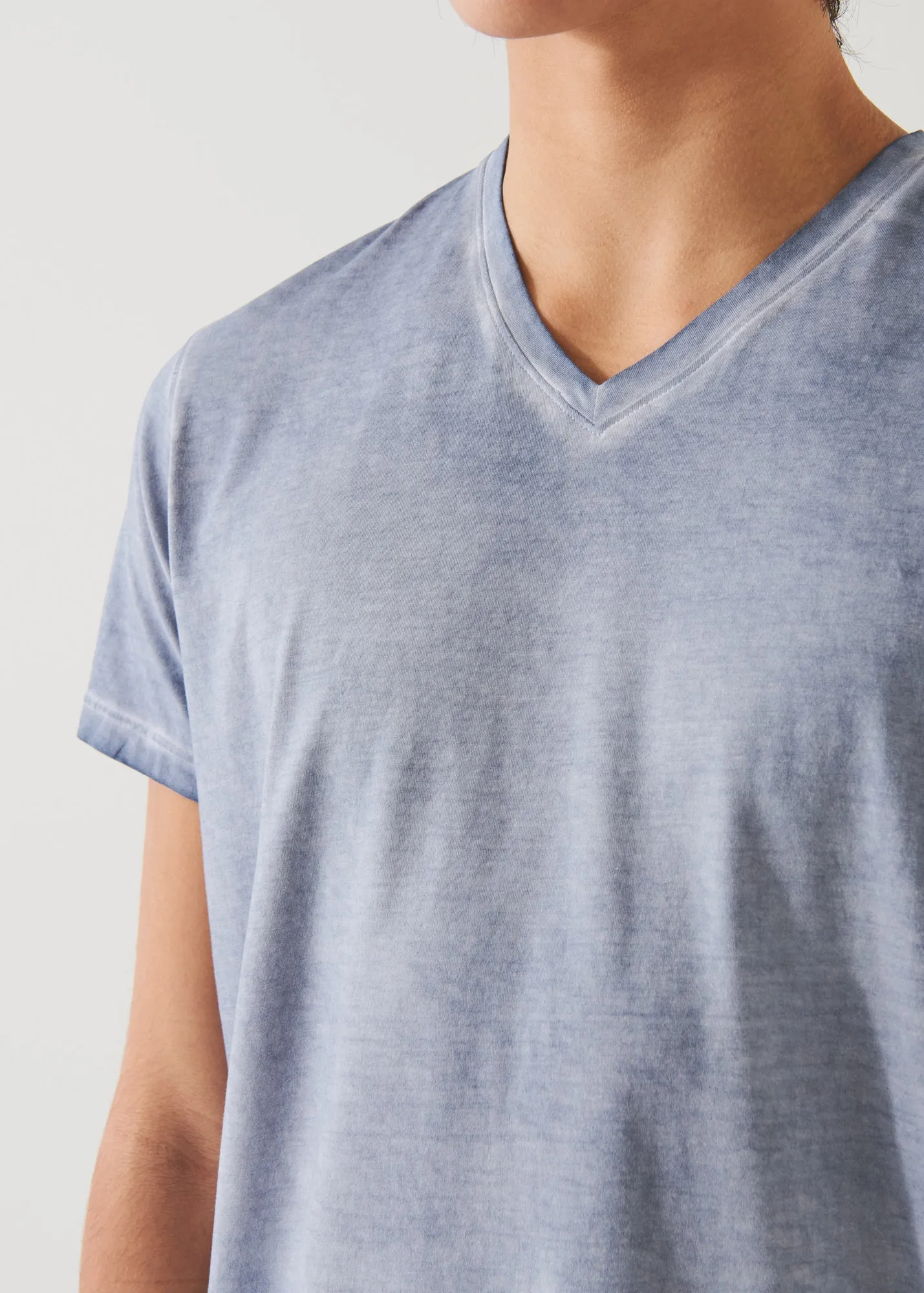 PIMA COTTON STRETCH VINTAGE WASH V-NECK T-SHIRT